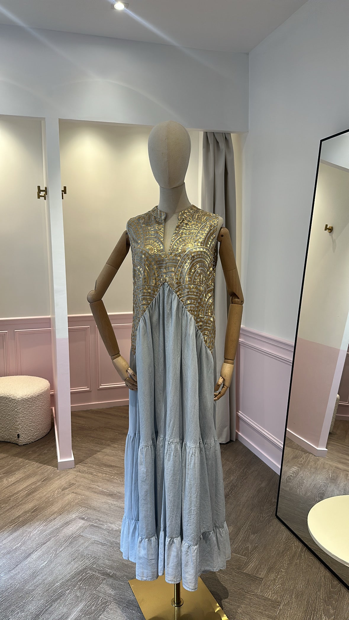 Robe longue sans manches